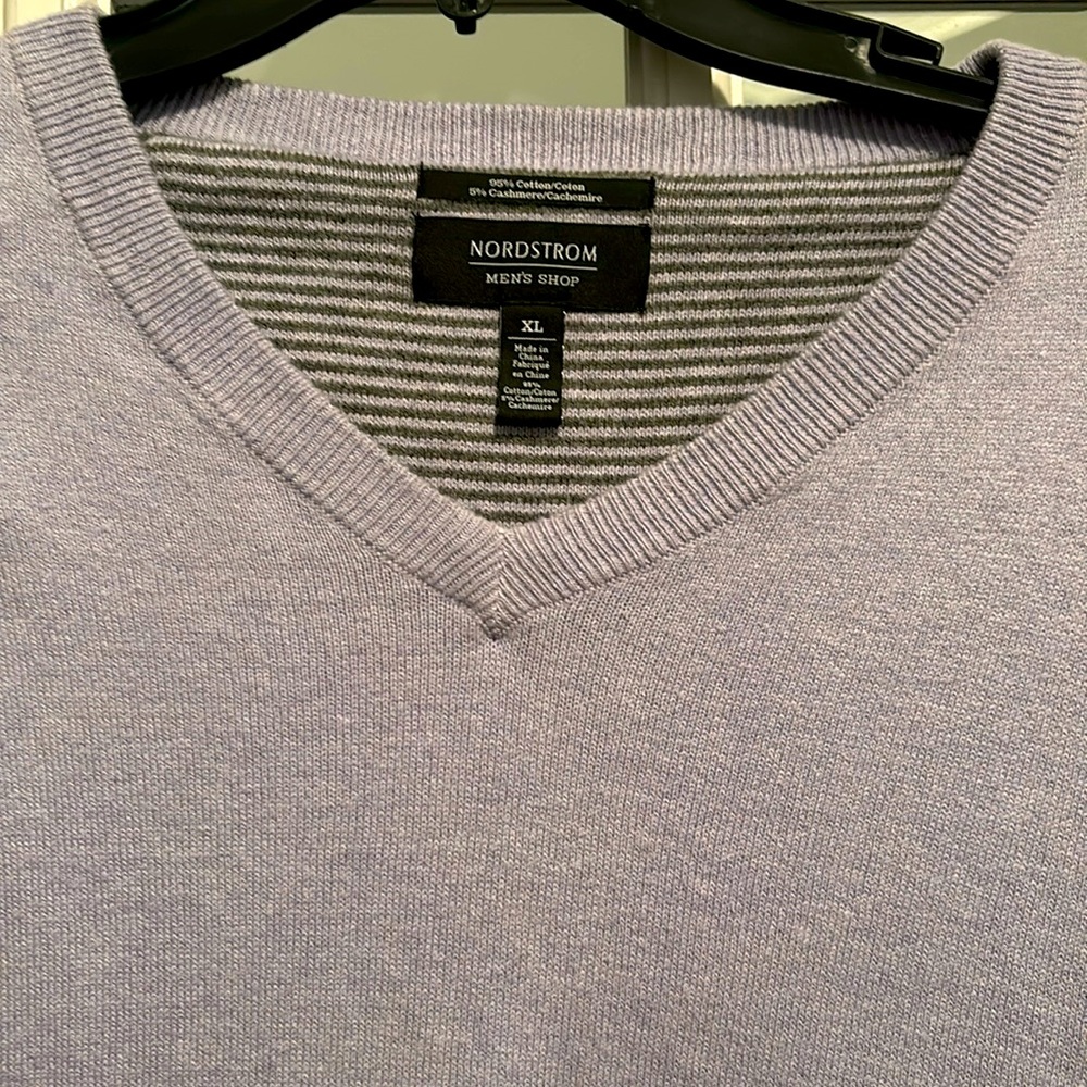 Men’s XL Nordstrom V Neck Sweater light Purple
